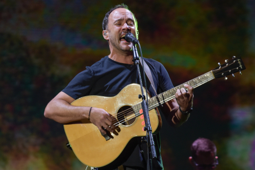 Dave Matthews performing