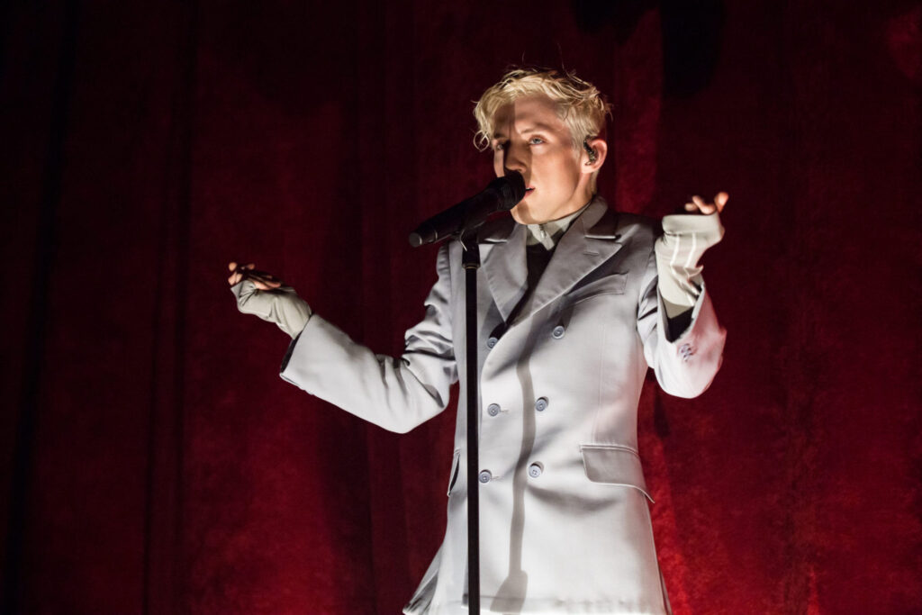 Troye Sivan singing