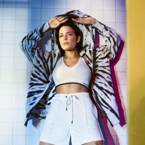 Halsey auctions paintings to support abortion funds