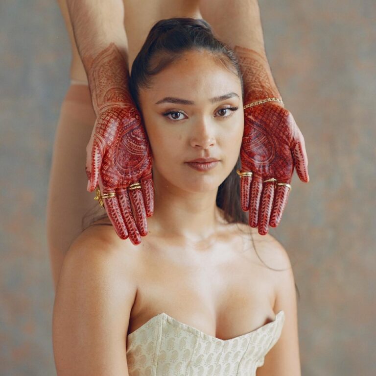 Joy Crookes feet don't fail me now