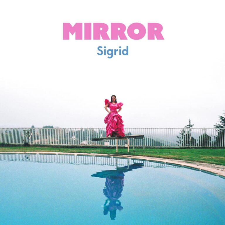 Sigrid mirror