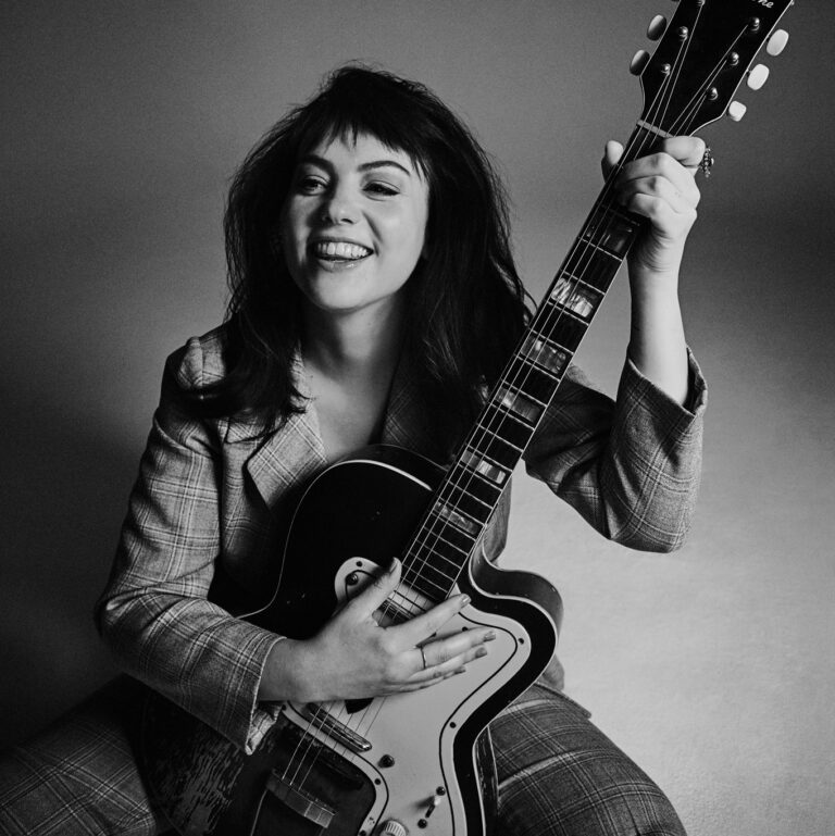 Angel Olsen gloria