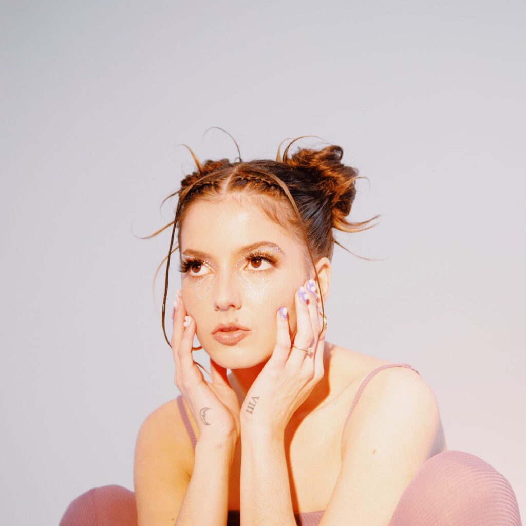 Cassie Marin tanto