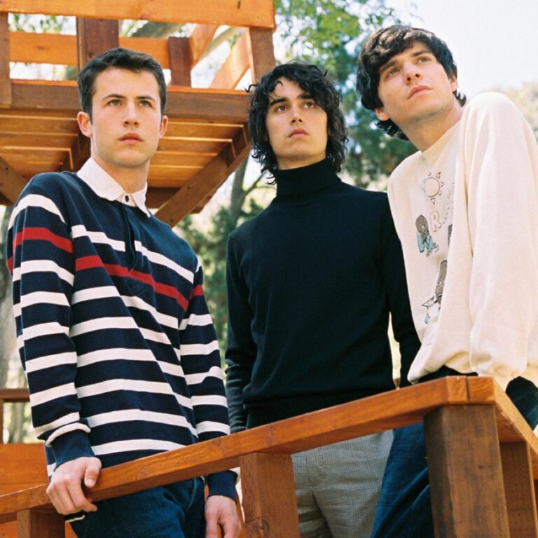 Wallows Released "I Don't Want to Talk"