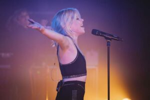 Carly Rae Jepsen Performing Live