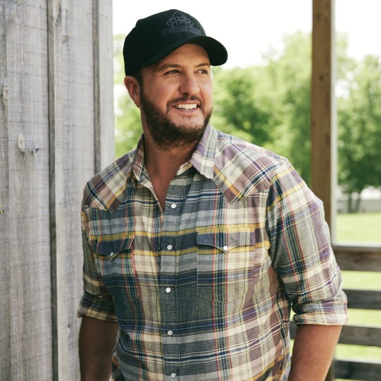 Luke Bryan CMA Awards 2022