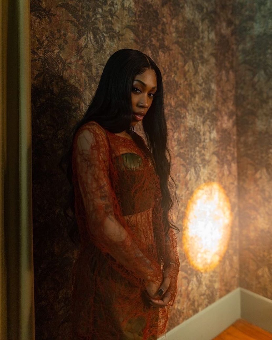 Our latest pick for a music discovery is the beautiful and talented Rileyy Lanez. She released her debut album 'Bittersweet' on December 2.