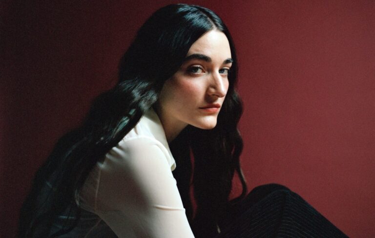 Today, we revisit our past Music Discovery Etta Marcus with her debut "sad girl" effort from Ploydor, Heart Shaped Bruise. While the Londoner hates being called a "sad girl," the album paints the portrait of someone wounded and mentally hurt