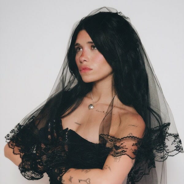 Nessa Barrett bang bang
