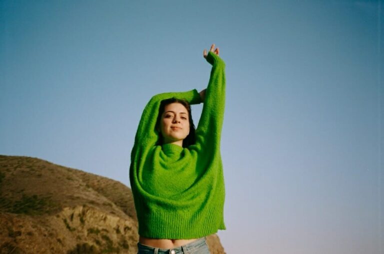 lizzy mcalpine 2023 billboard