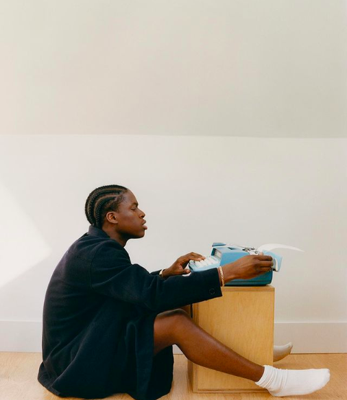 Daniel Caesar has the perfect cure for your end of Summer sadness with the second leg of his “Superpowers World Tour."