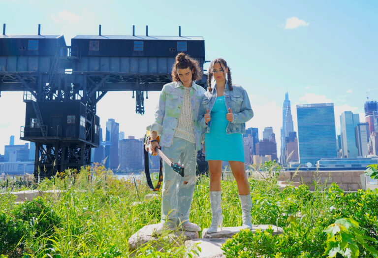 Music Daily talks to director Rebecca Chiafullo about Muo Duo's "Bunny Song" music video from their "Afterpop" EP.