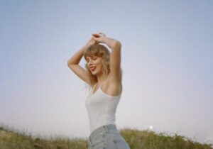 Retrieved from @taylorswift Instagram, Credit @bethgarrabrant