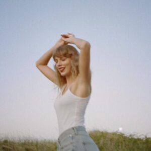 Retrieved from @taylorswift Instagram, Credit @bethgarrabrant