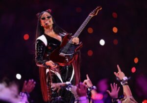 H.E.R. at 2024 Super Bowl Halftime Show. Retrieved from @HERMusicx Twitter/X.